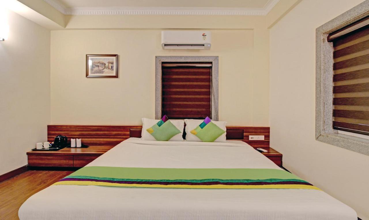 Treebo Asl Prime, Near Ballygunge Railway Station Calcutá Exterior foto