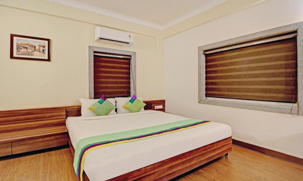 Treebo Asl Prime, Near Ballygunge Railway Station Calcutá Exterior foto